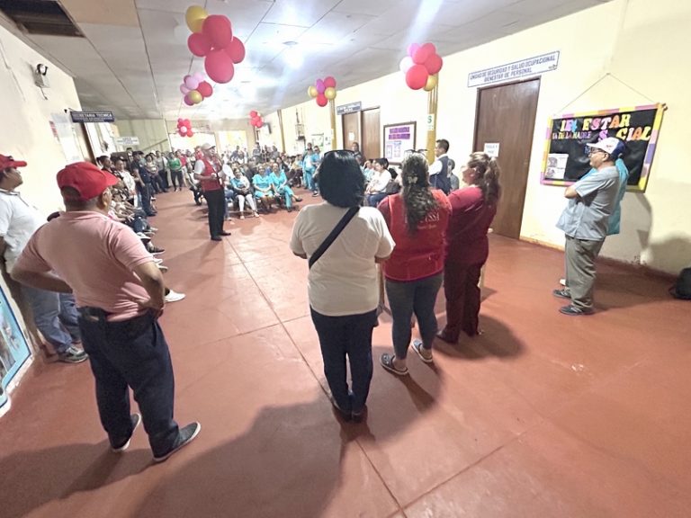 Comisión de avanzada del MINSA recorrió los ambientes del hospital Iquitos de contingencia