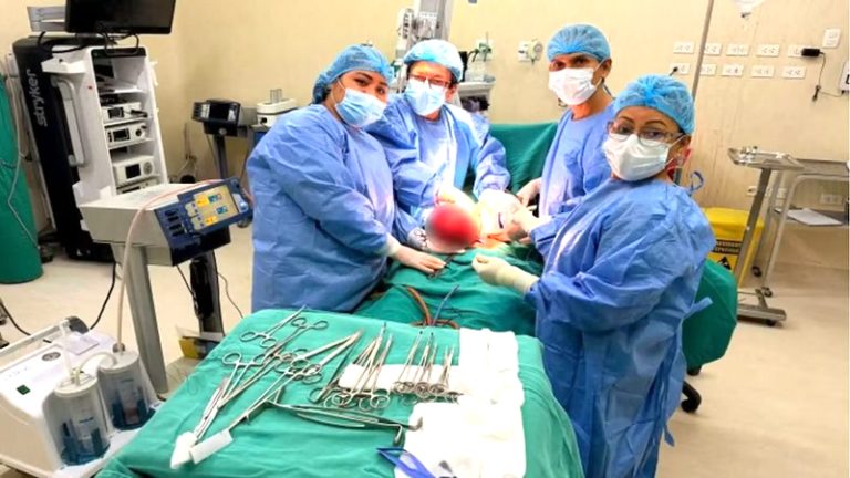 Extirpan tumor del tamaño de una sandía y salvan la vida de paciente en EsSalud Iquitos