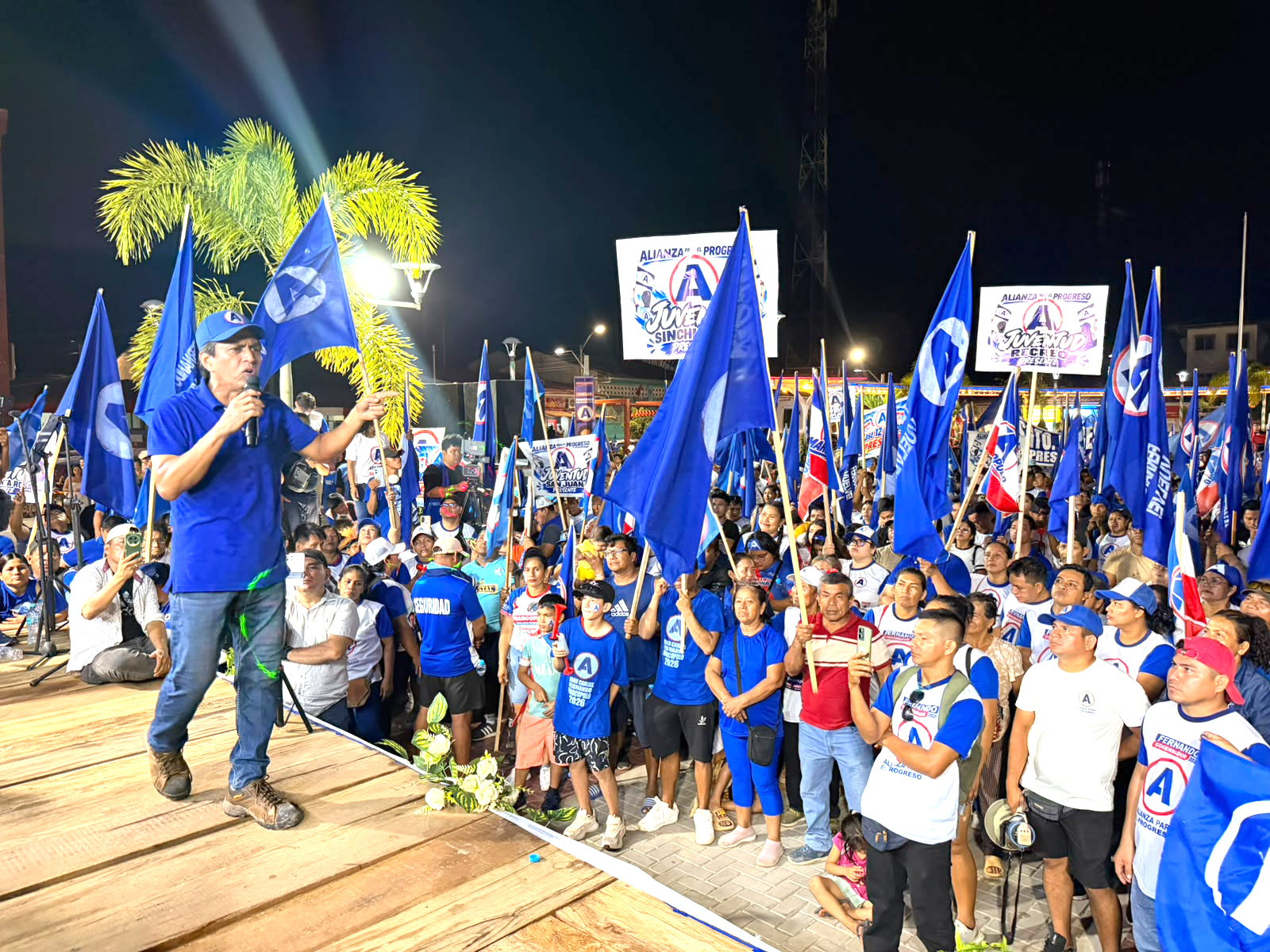 ¡Requena se volcó a las calles y ratificó su respaldo a Fernando Meléndez!