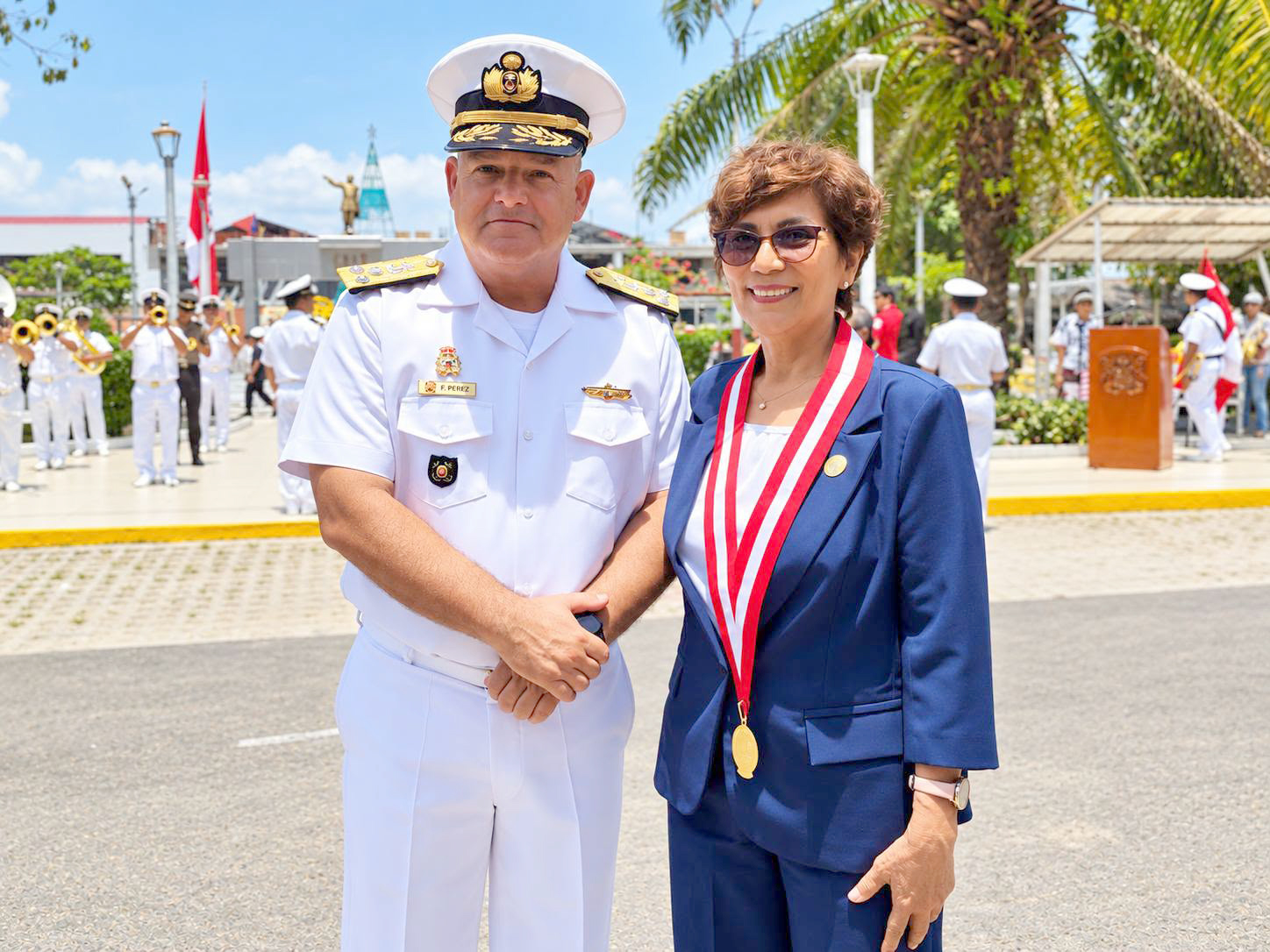 Rectora de la UNAP presente en homenaje a la Marina de Guerra del Perú