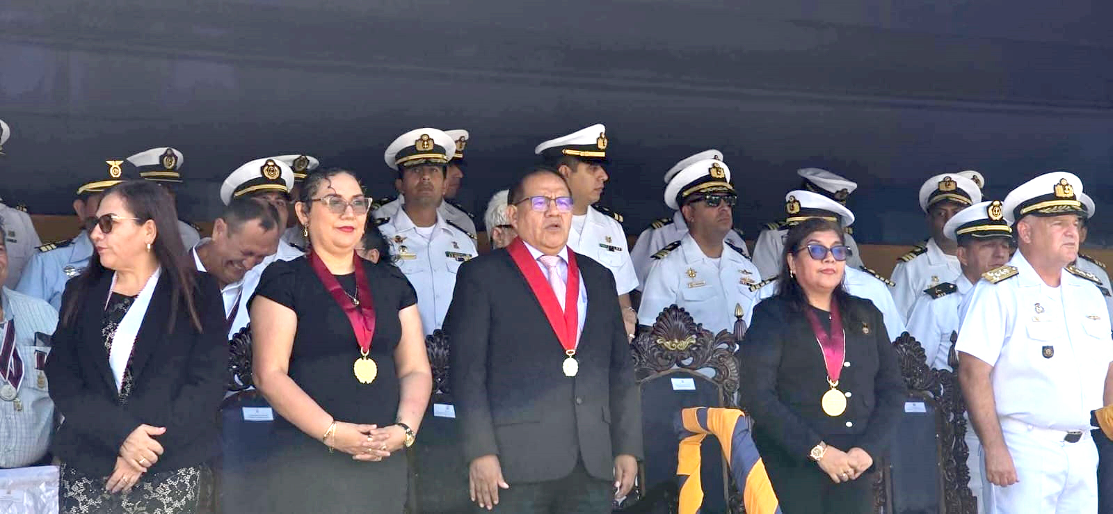 Presidente de la Corte de Loreto rinde homenaje a la Marina de Guerra del Perú en el 147° Aniversario del Combate de Angamos