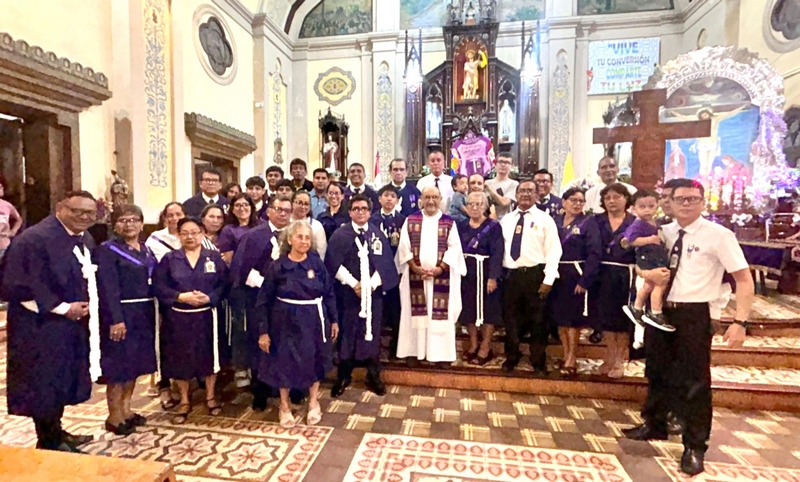 Estudiantes de la UNAP publican libro sobre la fe y devoción al Señor de los Milagros en Iquitos